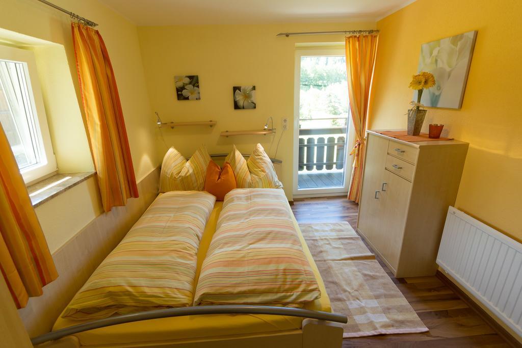 Ferienhaus Christine Taxenbach Esterno foto